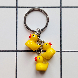 Брелок с тремя утками желтыми