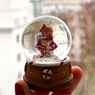 Снежный шар маленький Имбирный Пряник