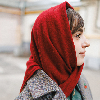Косынка Friend Function шерстяная и красная (сангрия)