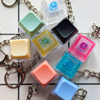 Брелок с кнопкой клавиатуры (разные цвета)