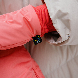 Дутые варежки Friend Function коралловые