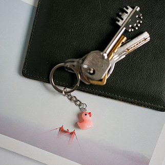 Брелок с уткой розовой