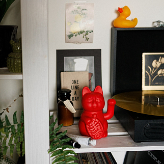 Манэки-нэко - Lucky Cat красный матовый