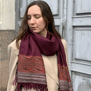 Большой шерстяной шарф Georgous Ruby Folk