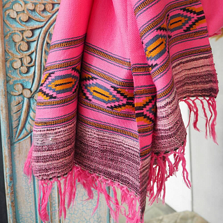 Большой шерстяной шарф Neon Pink Folk